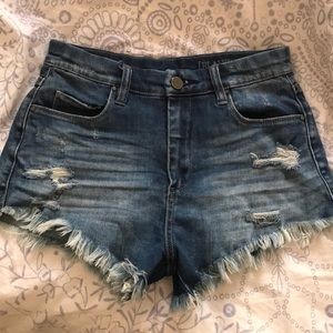 BLANKNYC denim cut-off shorts 🌟🌟🌟